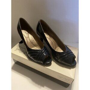 Size 6.5 Soft Style Women Fayth Open Toed PUMP Heel NAVY PATENT Leather Preowned